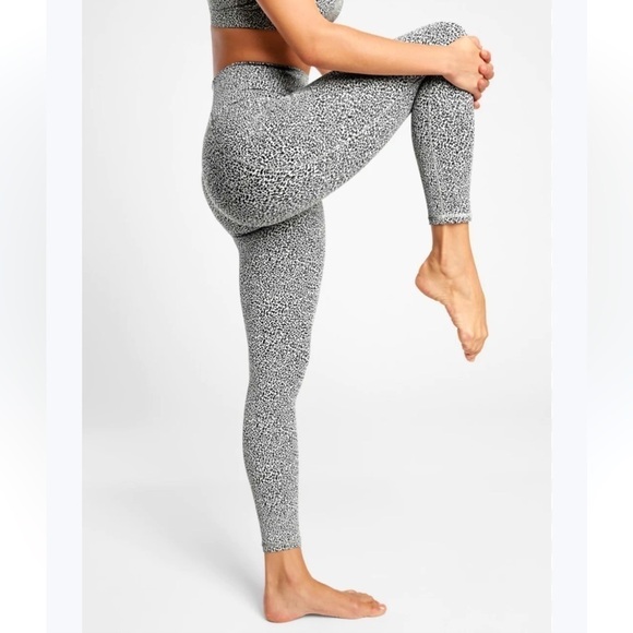 Athleta Salutation Stash II Textured 7/8 Tights Micro Cheetah Black/Sea Salt XS - Picture 3 of 12